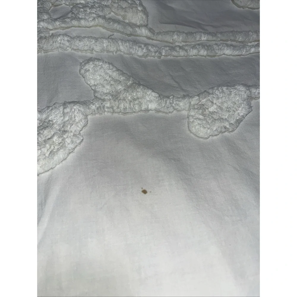 Vtg  Linen Bed Cover , Chenille Like  needle punch Christmas , Snowflake, 100x72